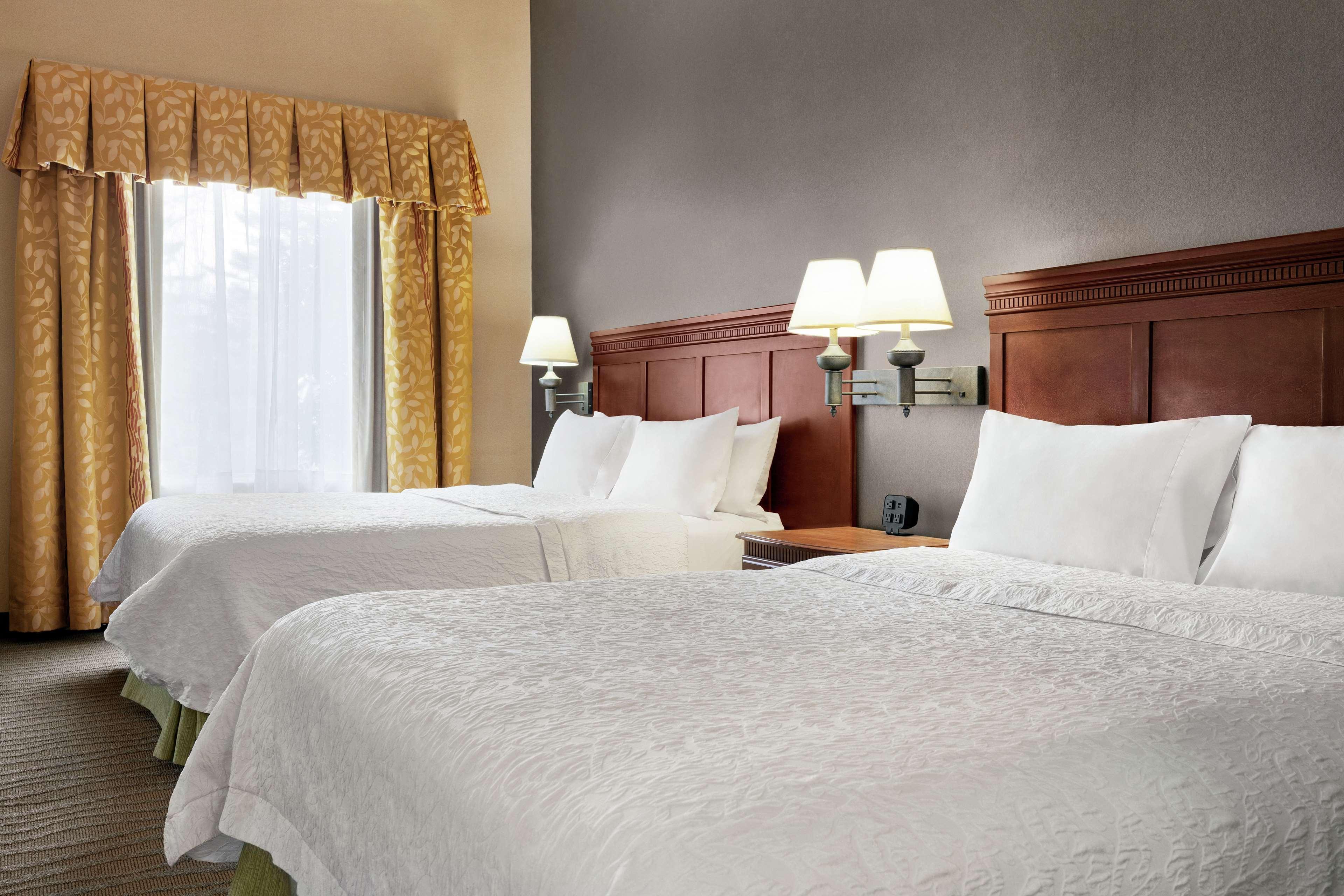 Hampton Inn & Suites Poughkeepsie Spackenkill Exteriör bild