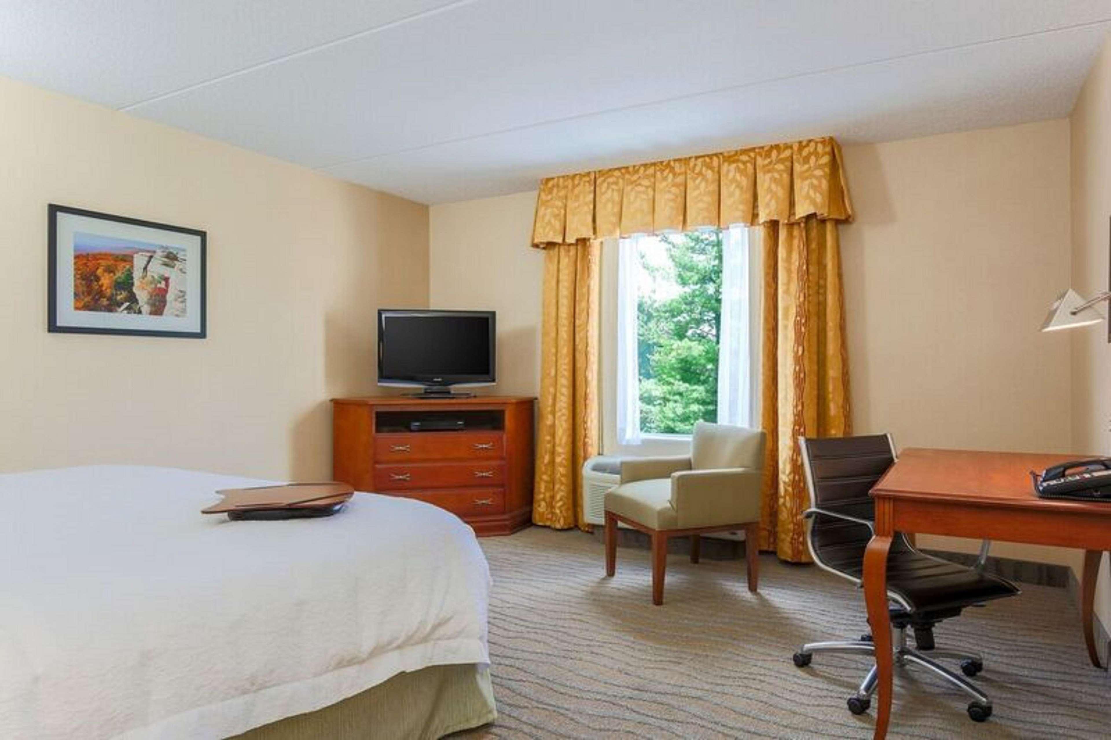 Hampton Inn & Suites Poughkeepsie Spackenkill Exteriör bild