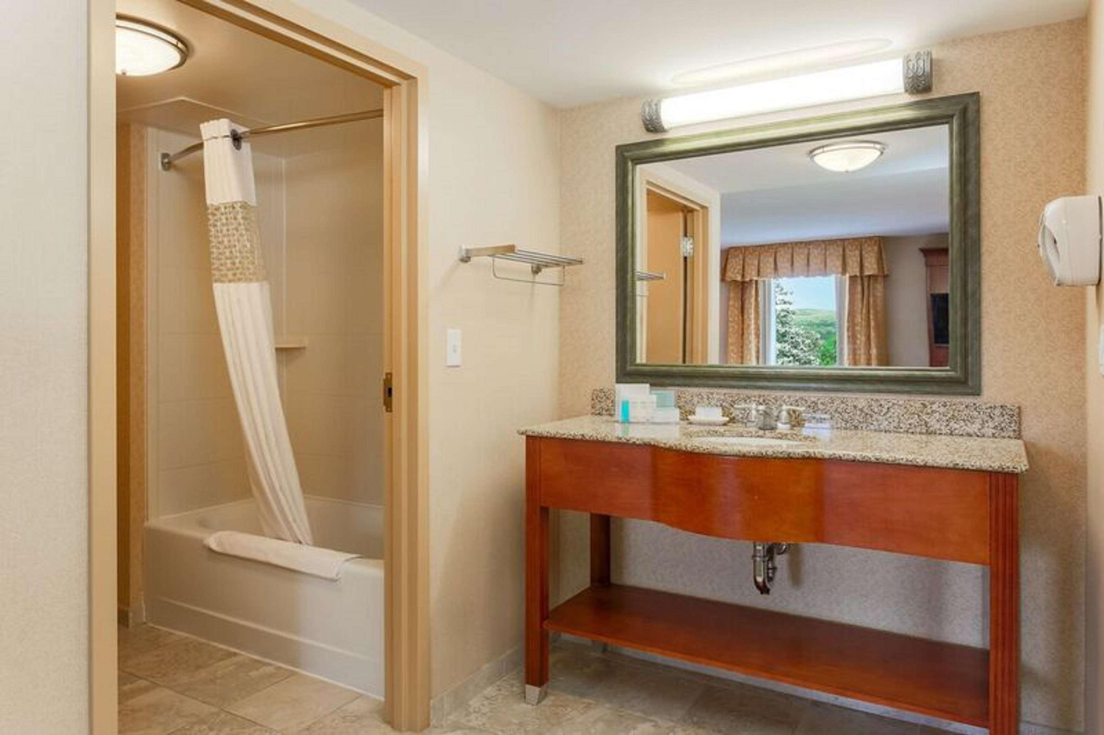 Hampton Inn & Suites Poughkeepsie Spackenkill Exteriör bild