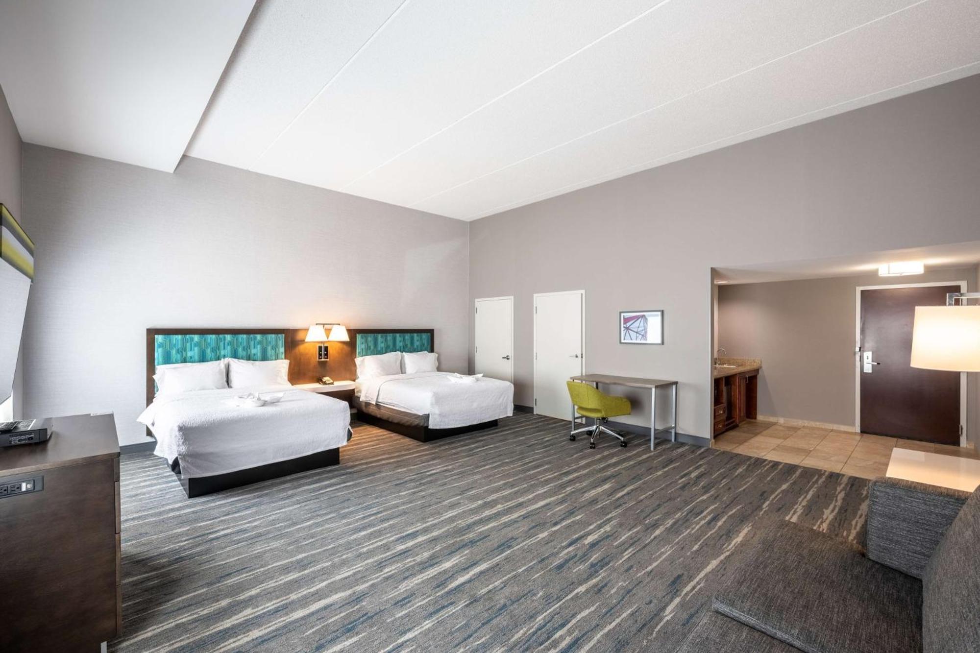 Hampton Inn & Suites Poughkeepsie Spackenkill Exteriör bild