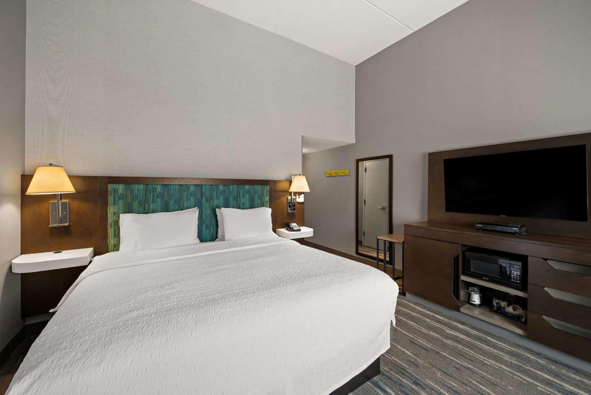 Hampton Inn & Suites Poughkeepsie Spackenkill Exteriör bild