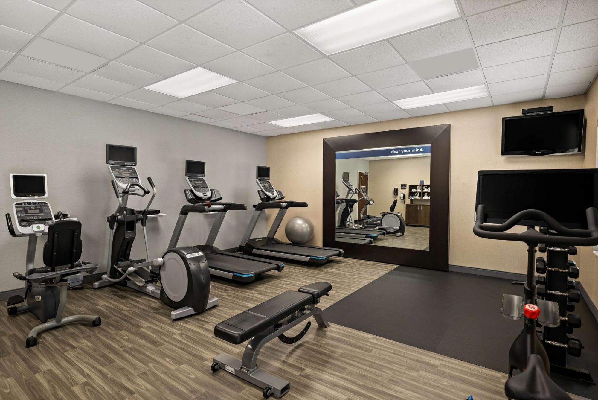 Hampton Inn & Suites Poughkeepsie Spackenkill Exteriör bild