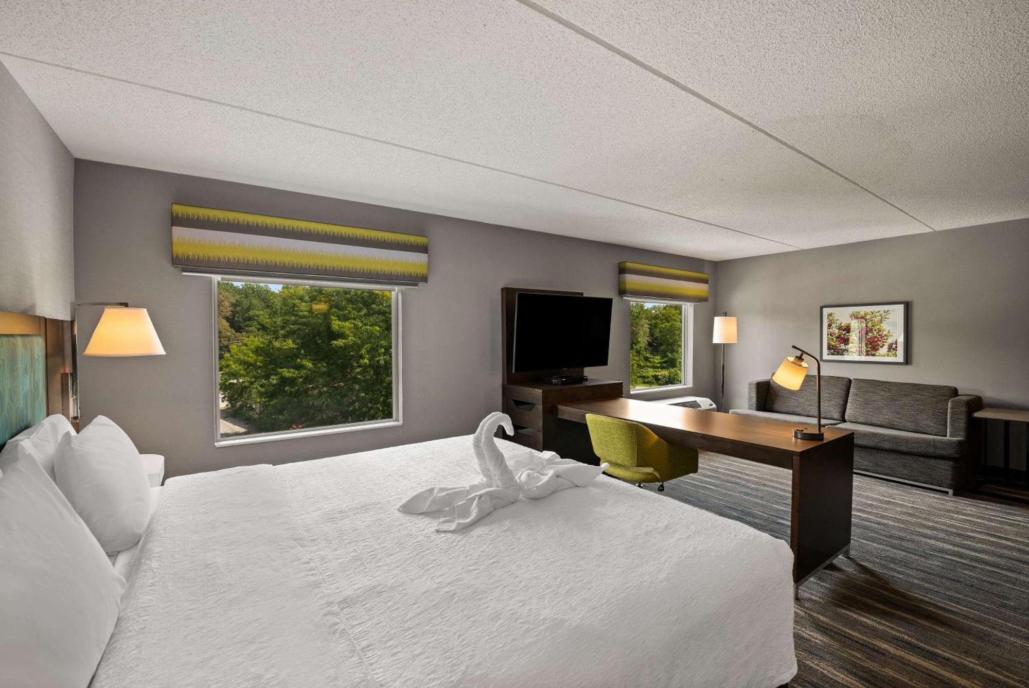 Hampton Inn & Suites Poughkeepsie Spackenkill Exteriör bild